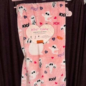 Betsy Johnson Viral Pink Halloween Ghost Throw!